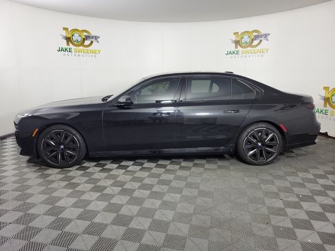Used 2024 BMW 740i xDrive w/ Executive Package AWD/4WD image 2