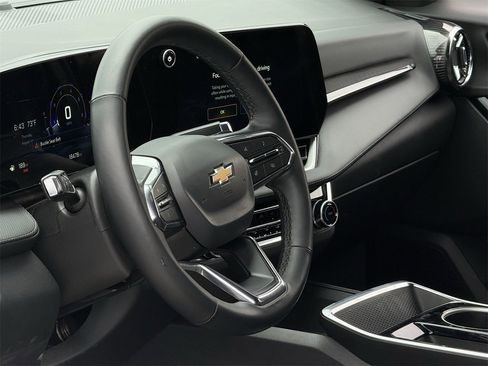 Certified 2025 Chevrolet Equinox LT image 11