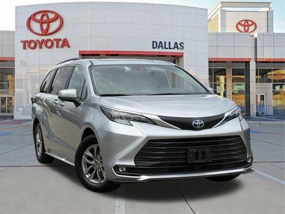 Used 2025 Toyota Sienna XLE