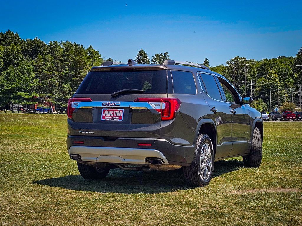 Used 2020 GMC Acadia SLT w/ LPO, Floor Liner Package FWD image 3
