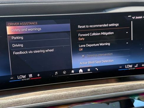 Used 2023 BMW i7 xDrive60 AWD/4WD image 27