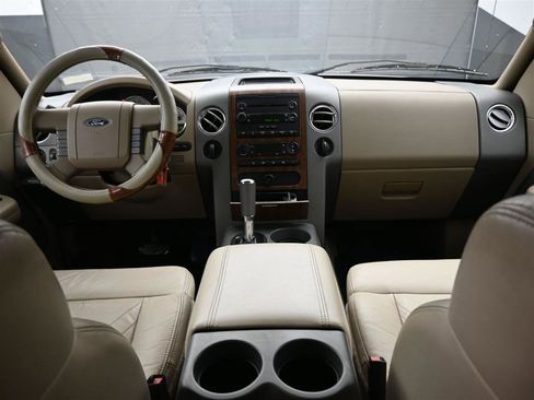 Used 2004 Ford F150 Lariat image 12