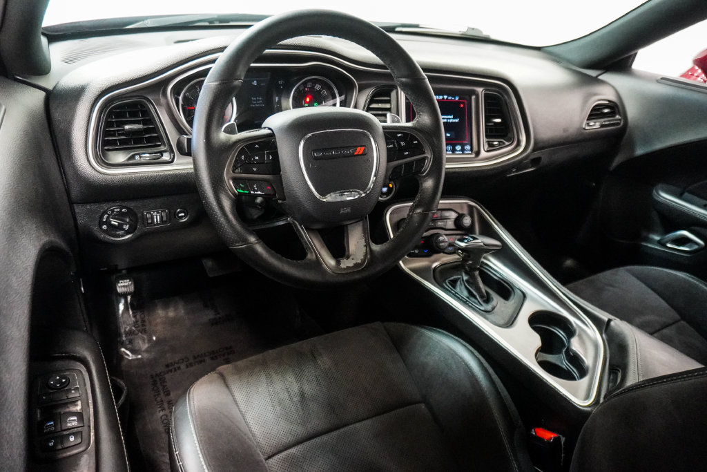 Used 2019 Dodge Challenger GT w/ Plus Package RWD image 8