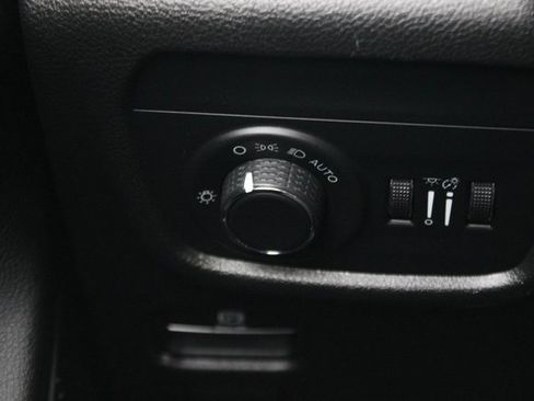 Used 2021 Jeep Grand Cherokee L Laredo image 17