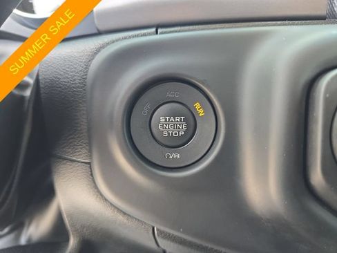 Used 2023 Jeep Gladiator Sport AWD/4WD image 25
