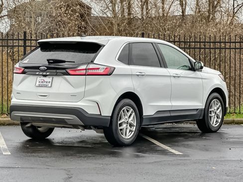 Used 2023 Ford Edge SEL image 4