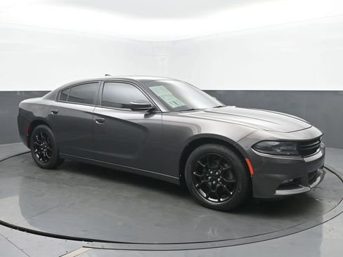 Used 2017 Dodge Charger SXT AWD/4WD image 7