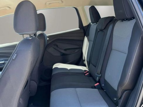 Used 2017 Ford Escape SE FWD image 12