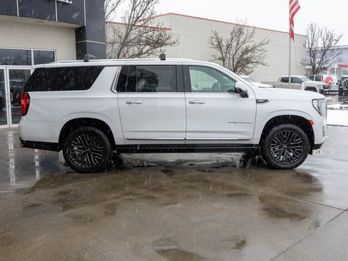 Used 2021 GMC Yukon XL Denali w/ Denali Ultimate Package image 8