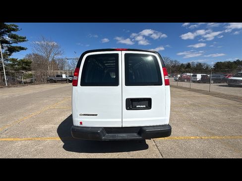 Used 2022 Chevrolet Express 2500 Extended image 22