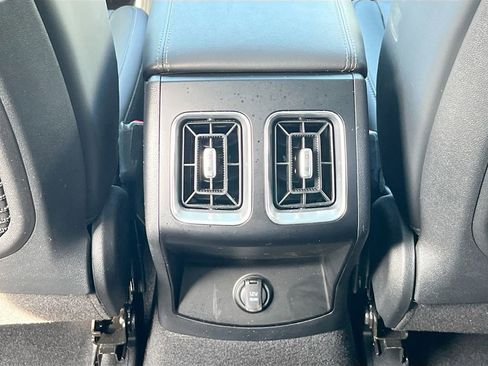 Certified 2025 Kia Sorento EX w/ EX Panoramic Sunroof Package image 26