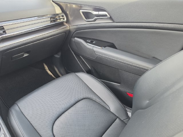Used 2025 Kia Sportage EX FWD image 25
