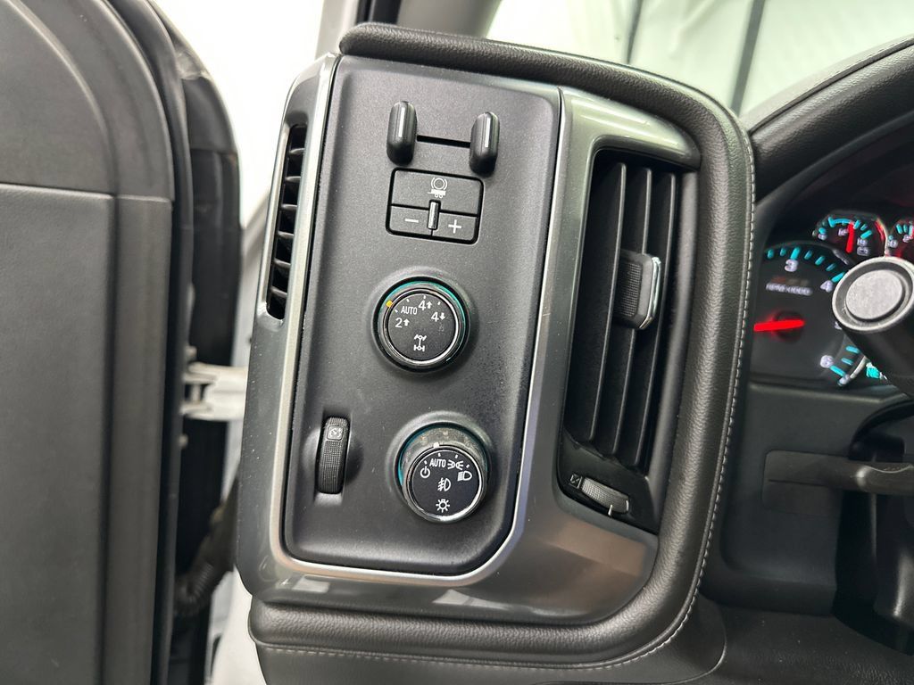 Used 2016 Chevrolet Silverado 1500 LTZ Z71 w/ LTZ Plus Package AWD/4WD image 32