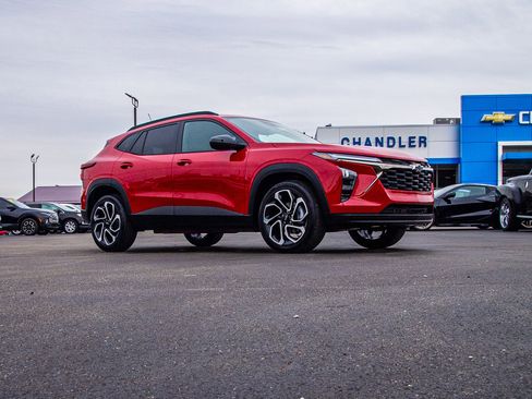 Used 2026 Chevrolet Trax RS w/ Driver Confidence Package image 9