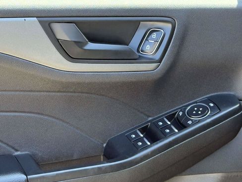 Used 2025 Ford Escape Active AWD/4WD image 16