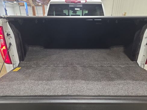 Used 2025 Chevrolet Silverado 1500 High Country w/ High Country Premium Package image 9