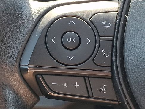 Used 2025 Toyota RAV4 XLE AWD/4WD image 21