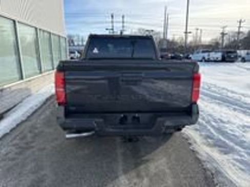 Used 2025 Toyota Tacoma TRD Sport image 9