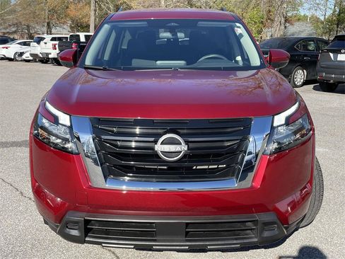 Used 2023 Nissan Pathfinder SV image 8