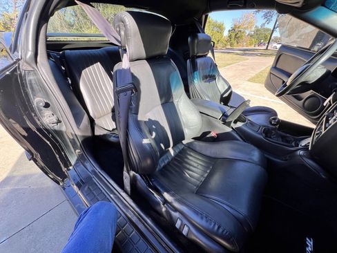 Used 2001 Pontiac Firebird Formula w/ Protection Group image 32