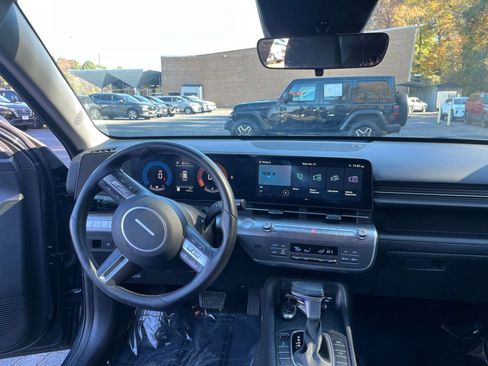 Used 2025 Hyundai Kona SEL image 30
