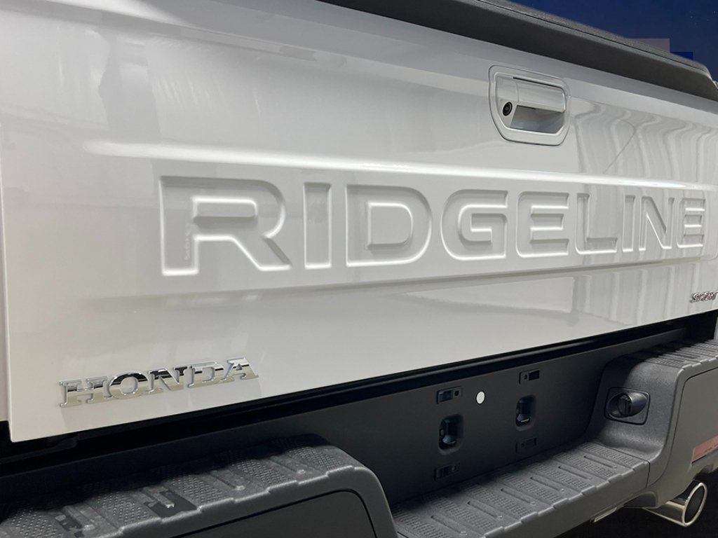Used 2025 Honda Ridgeline Sport image 7