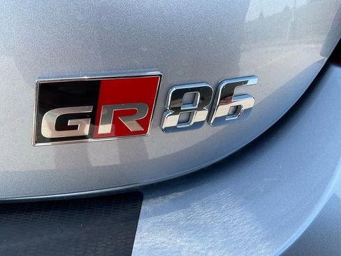 New 2025 Toyota GR86 Premium image 18
