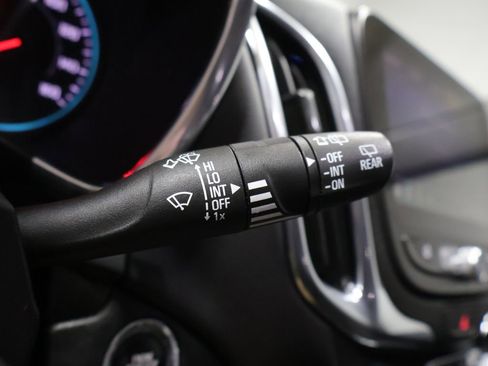 Used 2021 Chevrolet Equinox LT image 36