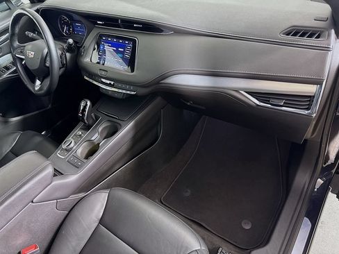Used 2023 Cadillac XT4 Premium Luxury FWD image 29