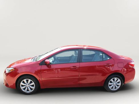 Used 2015 Toyota Corolla LE FWD image 5