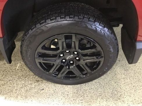 Used 2024 Chevrolet Colorado Z71 w/ Z71 Convenience Package 2 image 15