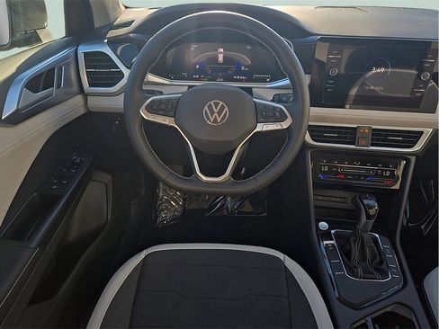 New 2026 Volkswagen Taos SE image 14