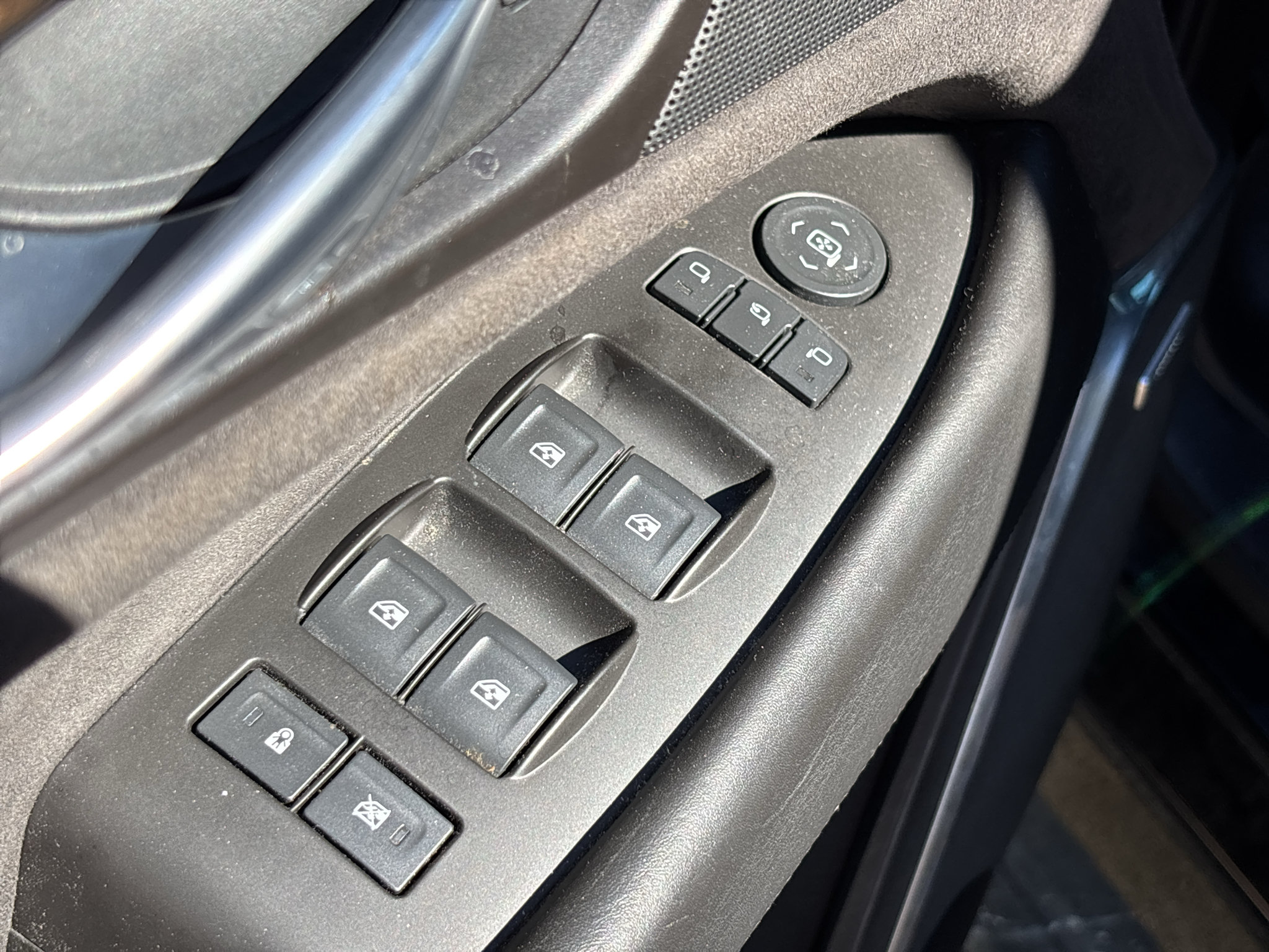 Used 2015 Cadillac Escalade Platinum AWD/4WD image 14