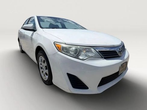 Used 2014 Toyota Camry FWD image 8