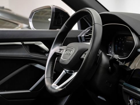 Used 2023 Audi Q3 2.0T Premium image 18