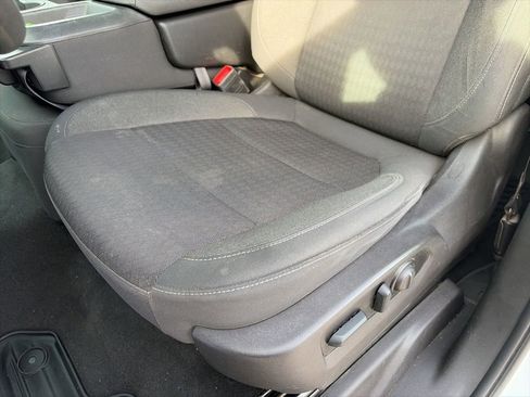 Used 2022 Chevrolet Silverado 2500 Custom w/ Custom Value Package image 21