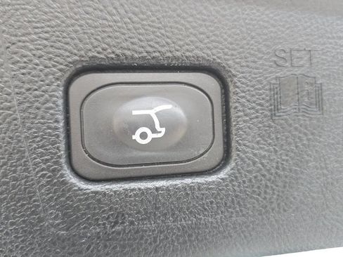 Used 2019 Ford Edge Titanium w/ Equipment Group 301A FWD image 20