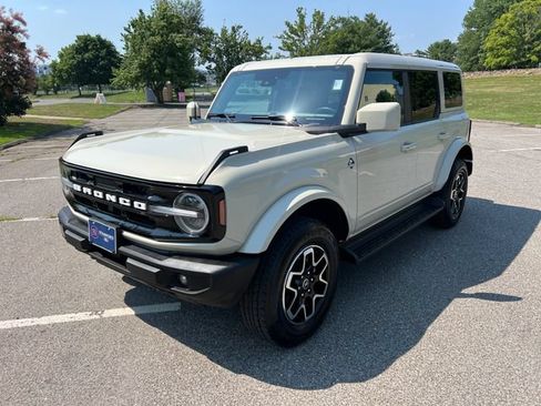 Used 2025 Ford Bronco Outer Banks AWD/4WD image 5