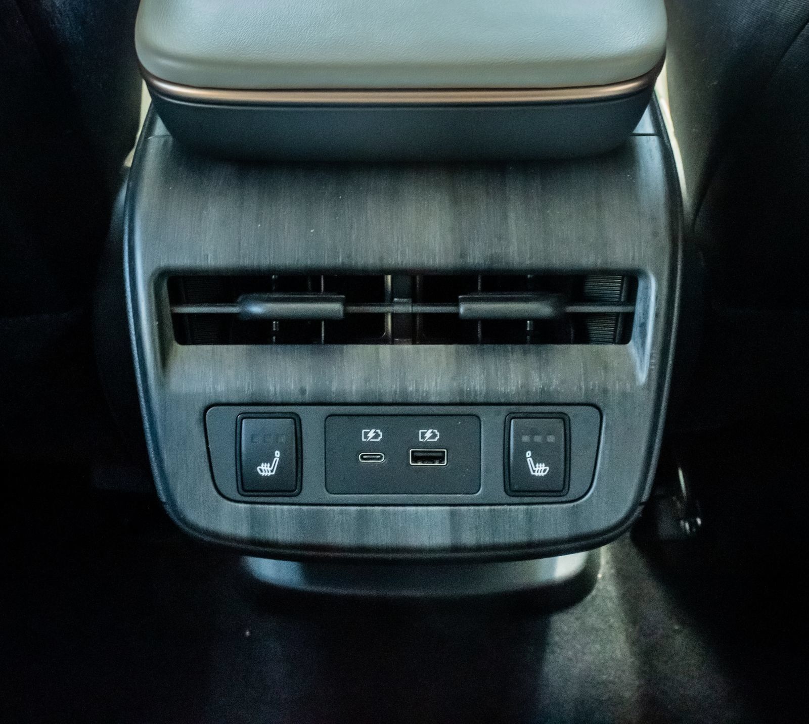 Used 2023 Nissan Ariya FWD image 14