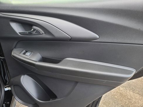 Used 2024 Chevrolet TrailBlazer LS image 18