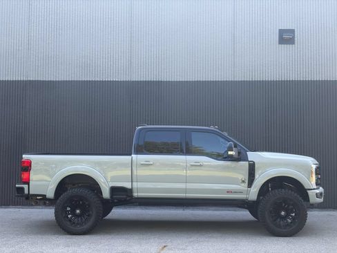 Used 2026 Ford F250 Lariat w/ Black Appearance Package AWD/4WD image 9
