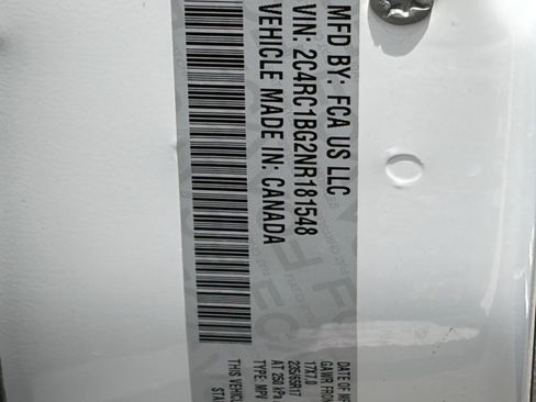 Used 2022 Chrysler Pacifica Touring-L FWD image 38