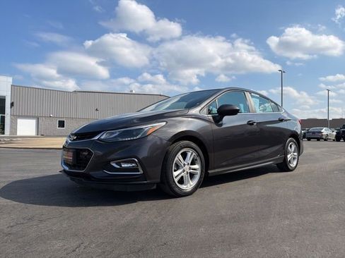 Used 2016 Chevrolet Cruze LT w/ Convenience Package image 3