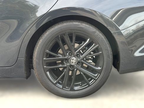 Used 2025 Toyota Camry SE image 6