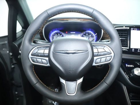 Used 2022 Chrysler Pacifica Pinnacle image 30