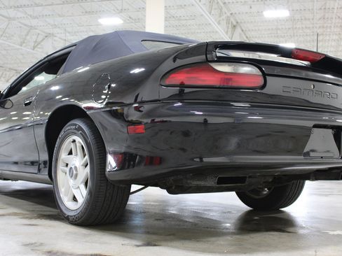 Used 1995 Chevrolet Camaro Z28 RWD image 32