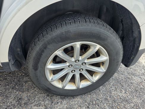 Used 2013 Lincoln MKX FWD image 14