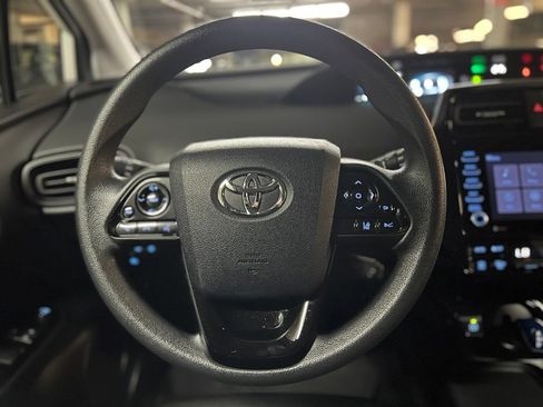 Certified 2022 Toyota Prius LE FWD image 29