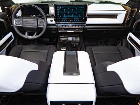 Used 2024 GMC Hummer EV 3X w/ Extreme Off-Road Package AWD/4WD image 2