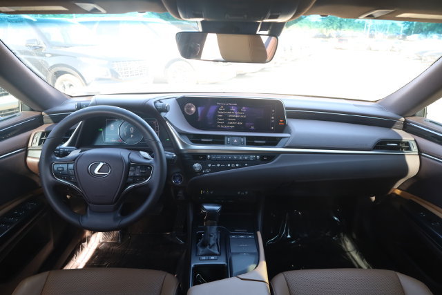 Used 2021 Lexus ES 300h w/ Premium Package FWD image 11